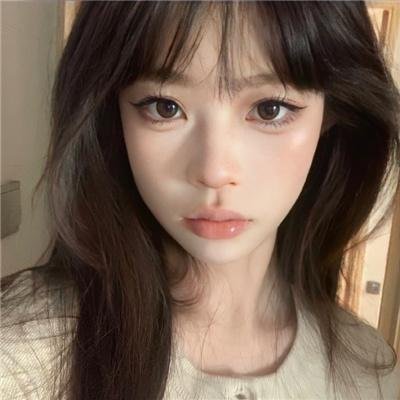 玛丽莲有深黑之眸